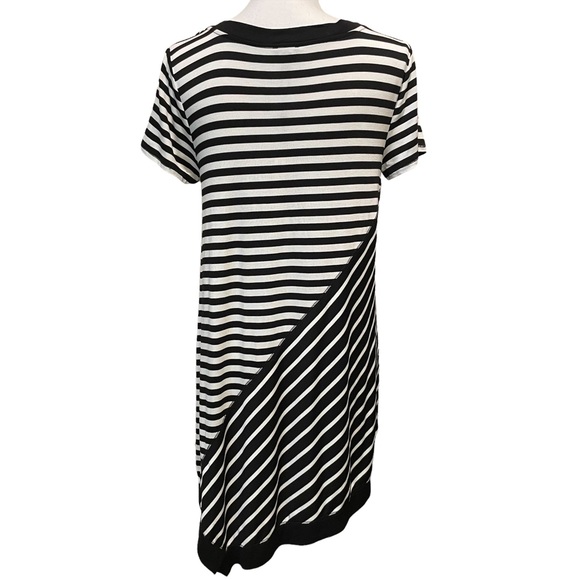NWT. Cable & Gauge Striped Short Sleeved Tunic Top. Size M. - Picture 3 of 7
